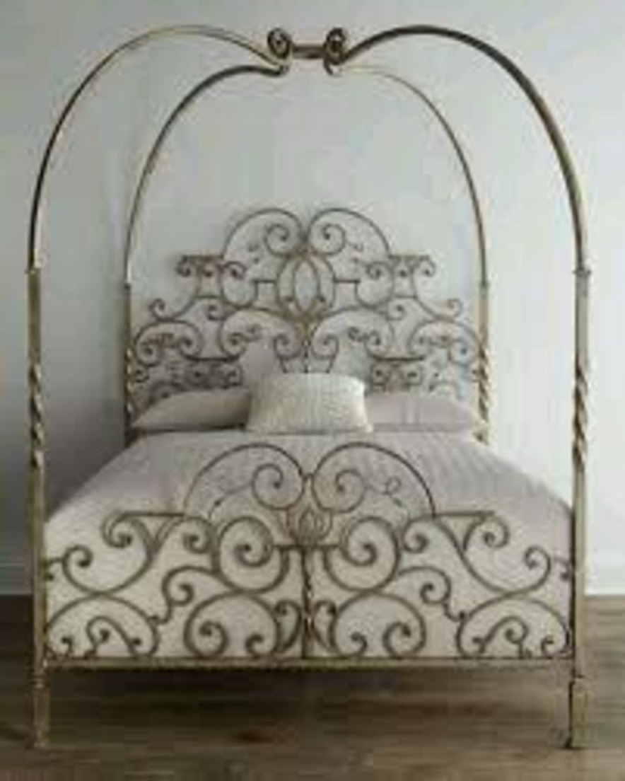 Cama de ferro com dossel /  Tuscany bedroom, Canopy bedroom